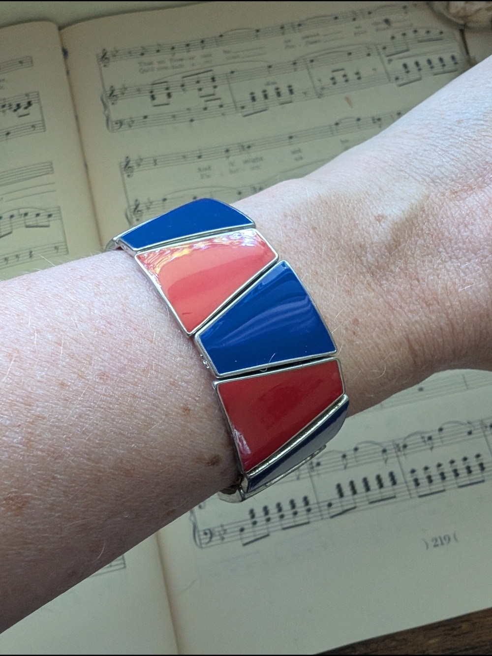 Enamel Geometric Stretch Bracelet in Blue and Red